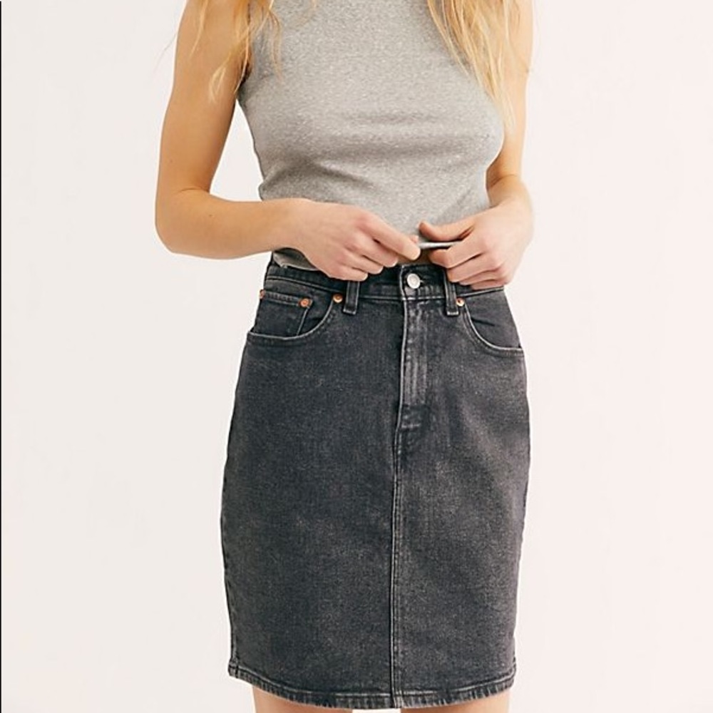 Levi’s essential denim mini length pencil skirt - Picture 5 of 8